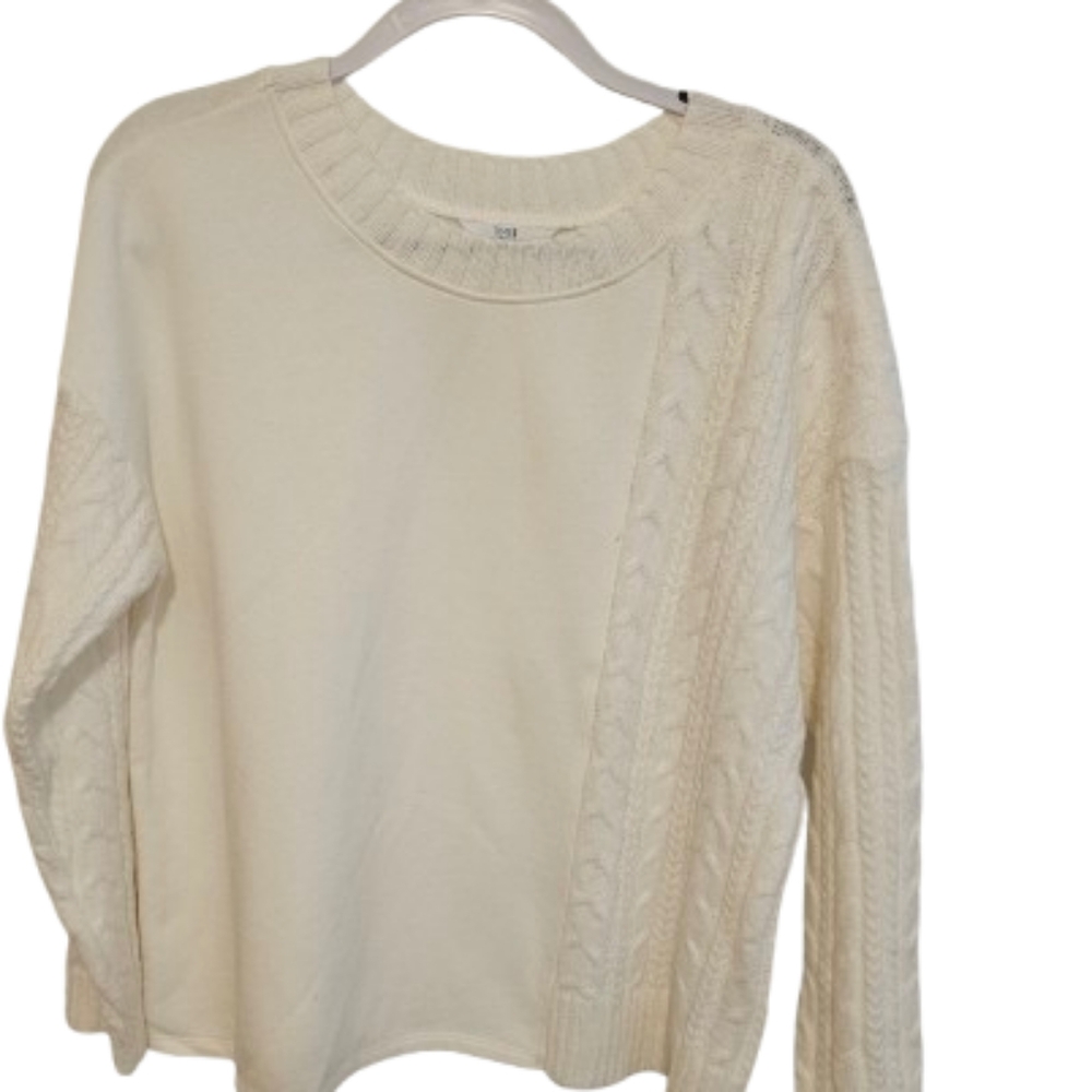 Time and Tru White Cable Knit Long-sleeved Sweater